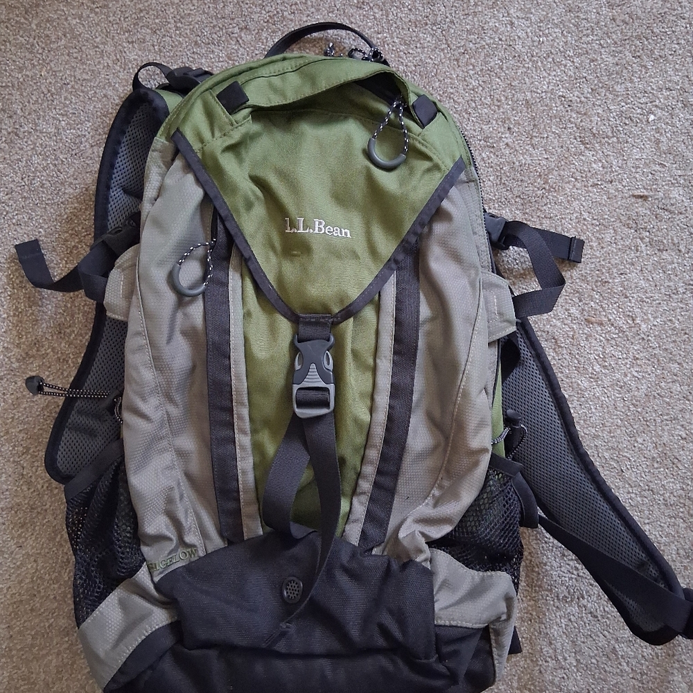 L.L. Bean Green and Black Men's Backpack